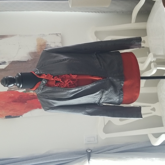 Kenneth Cole Faux Leather. Size XS. Grey. Lined. Zip Up with Zipper Pockets. - Picture 4 of 10